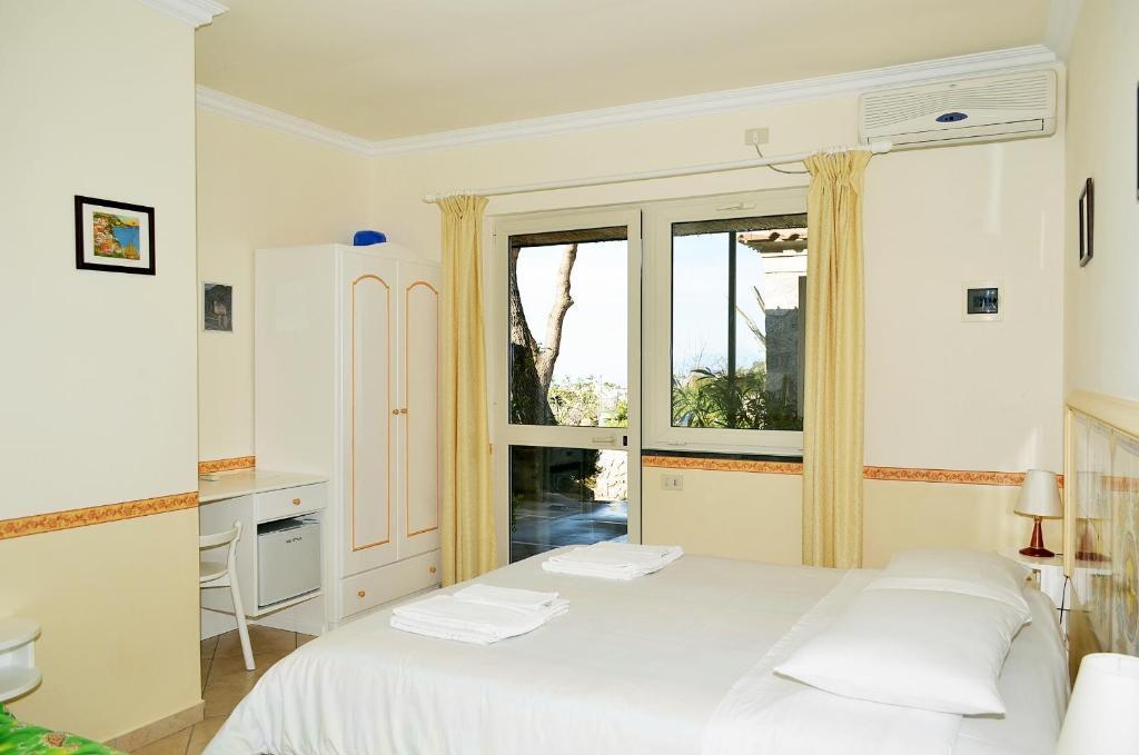 Le Ginestre Di Capri Bb & Holiday House Anacapri  Phòng bức ảnh