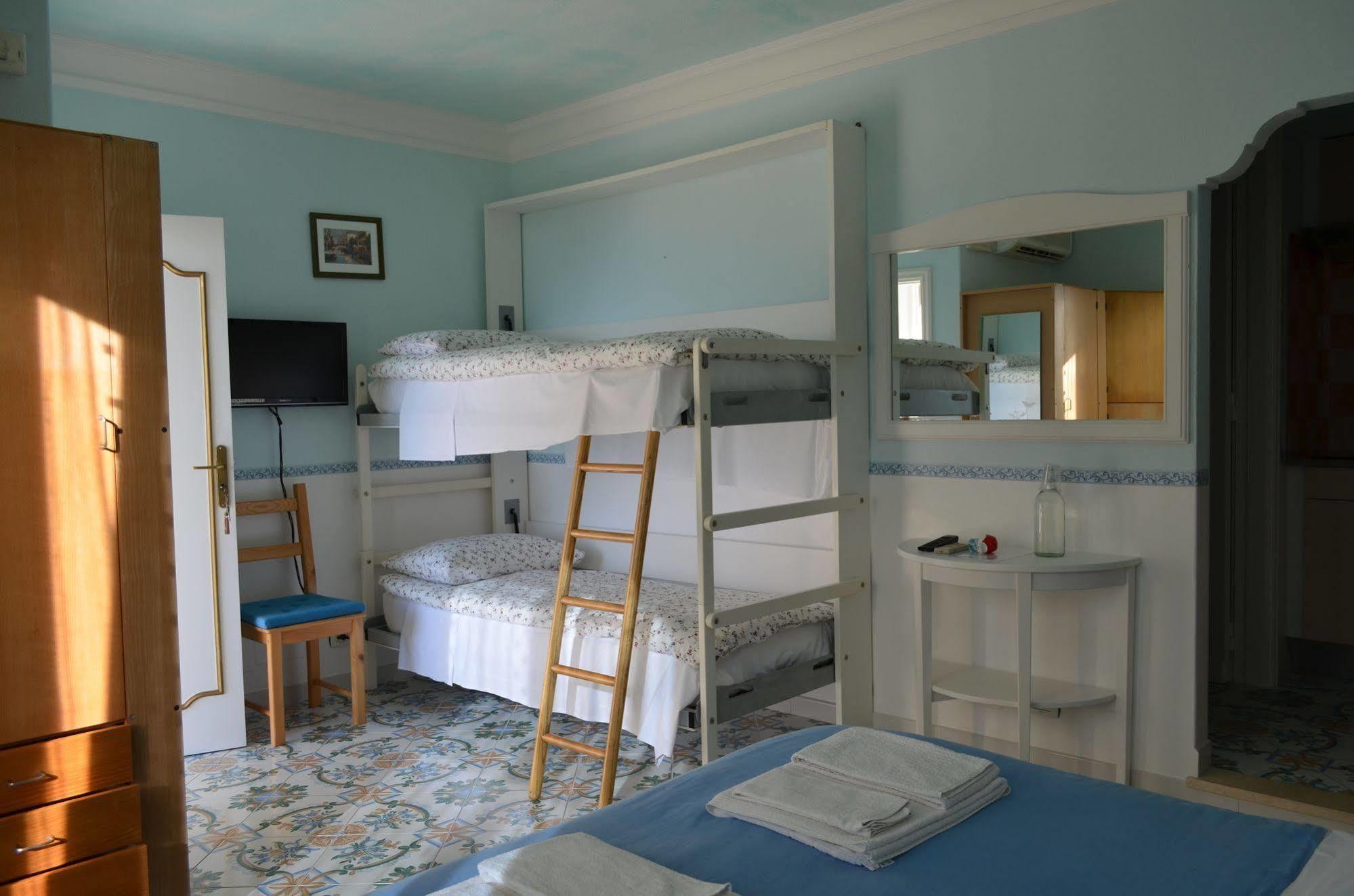 Le Ginestre Di Capri Bb & Holiday House Anacapri  Ngoại thất bức ảnh